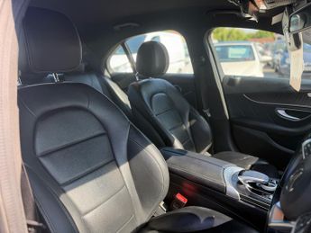 Mercedes-Benz C Class 2.1 C220d AMG Line Saloon 4dr Diesel 7G-Tronic+ Euro 6 (s/s) (17