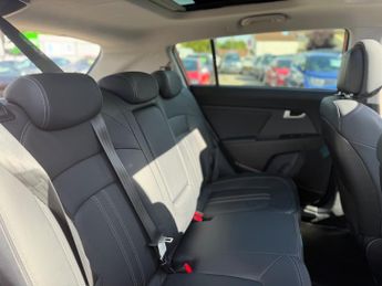 Kia Sportage 2.0 CRDi KX-4 SUV 5dr Diesel Auto AWD Euro 5 (181 bhp)