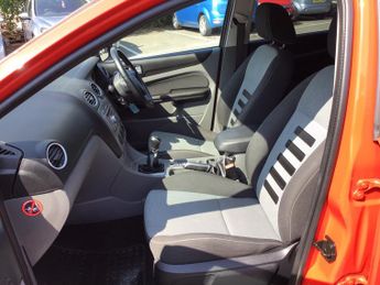 Ford Focus 1.8 TDCi Zetec S Hatchback 5dr Diesel Manual (137 g/km, 113 bhp)
