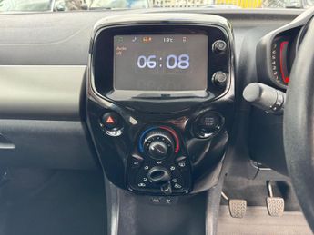 Peugeot 108 1.2 PureTech Allure Hatchback 5dr Petrol Manual Euro 6 (82 ps)