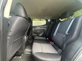 Nissan Qashqai 1.2 DIG-T N-Connecta SUV 5dr Petrol XTRON 2WD Euro 6 (s/s) (115 