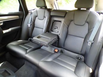Volvo V90 2.0 D5 PowerPulse Momentum Auto AWD Euro 6 (s/s) 5dr