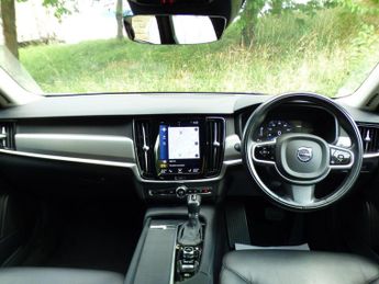 Volvo V90 2.0 D5 PowerPulse Momentum Auto AWD Euro 6 (s/s) 5dr