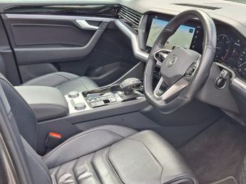 Volkswagen Touareg 3.0 TDI V6 Black Edition SUV 5dr Diesel Tiptronic 4Motion Euro 6