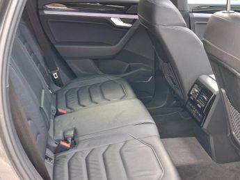 Volkswagen Touareg 3.0 TDI V6 Black Edition SUV 5dr Diesel Tiptronic 4Motion Euro 6