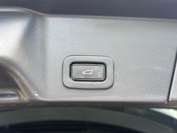 Land Rover Range Rover Evoque 2.0 D240 R-Dynamic SE SUV 5dr Diesel Auto 4WD Euro 6 (s/s) (240 