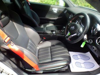 Mercedes-Benz SLK 1.8 SLK200 BlueEfficiency AMG Sport Edition 125 G-Tronic+ Euro 5