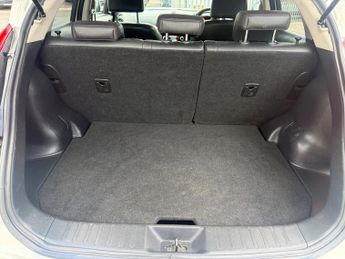 Nissan Juke 1.6 Tekna SUV 5dr Petrol CVT Euro 5 (117 ps)