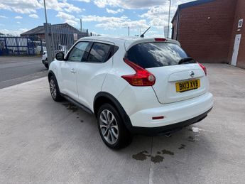 Nissan Juke 1.6 Tekna SUV 5dr Petrol CVT Euro 5 (117 ps)