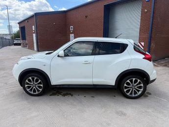 Nissan Juke 1.6 Tekna SUV 5dr Petrol CVT Euro 5 (117 ps)