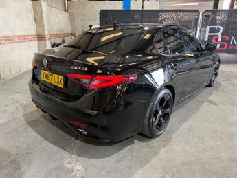 Alfa Romeo Giulia 2.2 TD Speciale Saloon 4dr Diesel Auto Euro 6 (s/s) (180 ps)