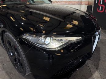 Alfa Romeo Giulia 2.2 TD Speciale Saloon 4dr Diesel Auto Euro 6 (s/s) (180 ps)