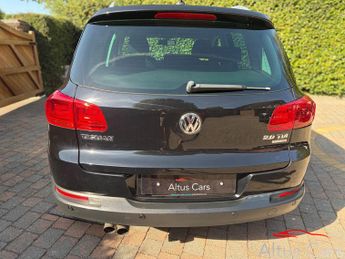 Volkswagen Tiguan 2.0 TDI BlueMotion Tech Match SUV 5dr Diesel DSG 4WD Euro 5 (s/s