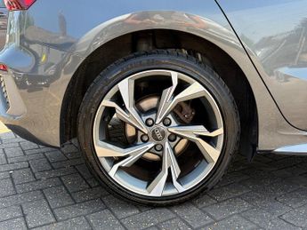Audi A3 1.0 TFSI 30 S line Sportback 5dr Petrol S Tronic Euro 6 (s/s) (1