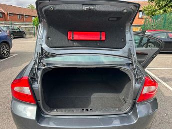 Volvo S80 3.2 SE Lux Saloon 4dr Petrol Geartronic (234 g/km, 241 bhp)