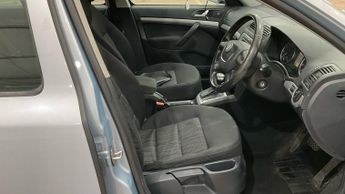 Skoda Octavia 1.4 TSI Elegance Hatchback 5dr Petrol DSG Euro 4 (122 ps)