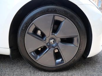 Tesla Model 3 (Dual Motor) Long Range Electric Auto 4WDE (346 ps) 4dr