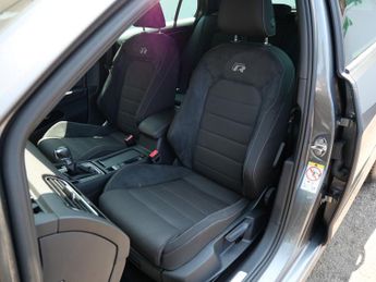 Volkswagen Golf 2.0 TSI BlueMotion Tech R DSG 4Motion Euro 6 (s/s) (310 ps) 5dr