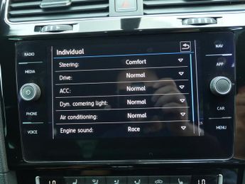 Volkswagen Golf 2.0 TSI BlueMotion Tech R DSG 4Motion Euro 6 (s/s) (310 ps) 5dr