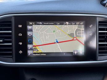 Peugeot 308 1.2 PureTech Allure Hatchback 5dr Petrol EAT Euro 6 (s/s) (130 p
