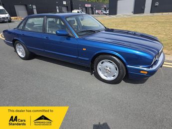 Jaguar XJ 3.2 Sport Saloon 4dr Petrol Automatic (216 bhp)