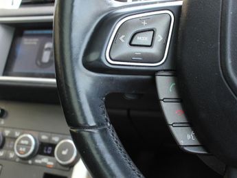 Land Rover Range Rover Evoque 2.0 TD4 SE Tech SUV 5dr Diesel Auto 4WD Euro 6 (s/s) (180 ps)