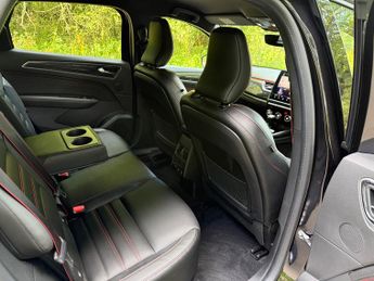 Renault Arkana 1.3 MHEV r.s. line SUV 5dr Petrol EDC 2WD Euro 6 (s/s) (140 ps)