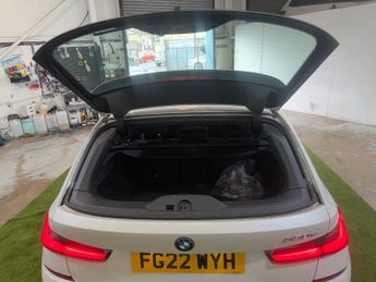 BMW 3 Series 2.0 330e 12kWh M Sport Touring 5dr Petrol Plug-in Hybrid Auto Eu