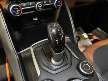 Alfa Romeo Giulia 2.0T Nero Edizione Saloon 4dr Petrol Auto Euro 6 (s/s) (200 ps)