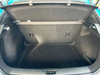 MG MG4 51kWh SE Hatchback Electric Auto (170 ps) 5dr