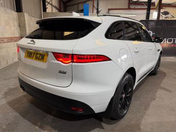 Jaguar F-Pace 2.0 D180 R-Sport SUV 5dr Diesel Auto AWD Euro 6 (s/s) (180 ps)