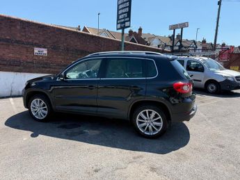 Volkswagen Tiguan 2.0 TDI Match SUV 5dr Diesel DSG 4WD Euro 5 (140 ps)