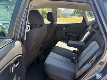 Kia Venga 1.4 2 MPV 5dr Petrol Manual Euro 5 (89 bhp)