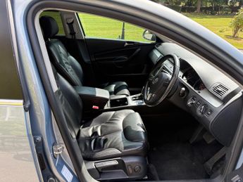 Volkswagen Passat 2.0 TDI Highline Plus Estate 5dr Diesel DSG Euro 5 (140 ps)