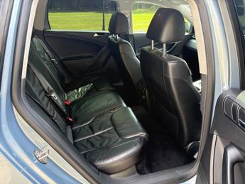 Volkswagen Passat 2.0 TDI Highline Plus Estate 5dr Diesel DSG Euro 5 (140 ps)