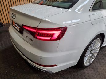 Audi A4 2.0 TFSI 40 S line Saloon 4dr Petrol S Tronic Euro 6 (s/s) (190 