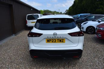 Nissan Qashqai 1.3 DIG-T MHEV Acenta Premium XTRON Euro 6 (s/s) 5dr