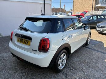 Mini Hatch Cooper II 1.5 Hatchback 5 Dr  Euro 6 Auto (7) Steptronic (s/s) (