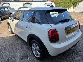 Mini Hatch Cooper II 1.5 Hatchback 5 Dr  Euro 6 Auto (7) Steptronic (s/s) (