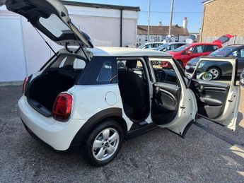 Mini Hatch Cooper II 1.5 Hatchback 5 Dr  Euro 6 Auto (7) Steptronic (s/s) (