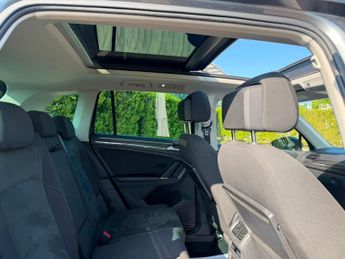 Volkswagen Tiguan 2.0 TSI BlueMotion Tech SEL SUV 5dr Petrol DSG 4Motion Euro 6 (s