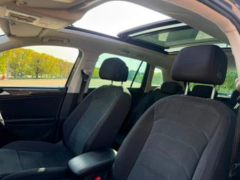 Volkswagen Tiguan 2.0 TSI BlueMotion Tech SEL SUV 5dr Petrol DSG 4Motion Euro 6 (s