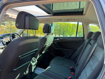 Volkswagen Tiguan 2.0 TSI BlueMotion Tech SEL SUV 5dr Petrol DSG 4Motion Euro 6 (s
