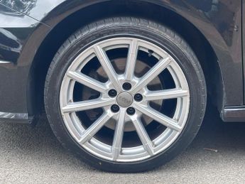 Audi A1 1.4 TFSI CoD S line Hatchback 3dr Petrol S Tronic Euro 6 (s/s) (