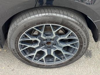 Land Rover Range Rover Sport 3.0 D300 MHEV Dynamic SE SUV 5dr Diesel Auto 4WD Euro 6 (s/s) (3