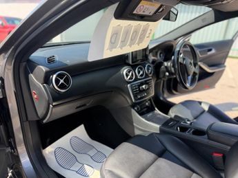 Mercedes-Benz A Class 1.6 A200 Sport Edition Hatchback 5dr Petrol 7G-DCT Euro 6 (s/s) 