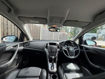 Vauxhall Astra 2.0 CDTi Elite Hatchback 5dr Diesel Auto Euro 5 (165 ps)