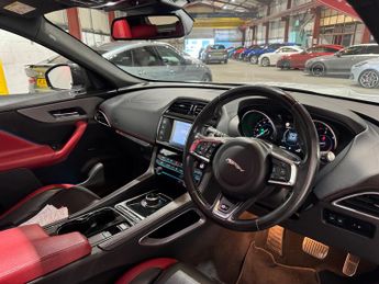 Jaguar F-Pace 3.0 D300 V6 S SUV 5dr Diesel Auto AWD Euro 6 (s/s) (300 ps)