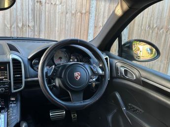 Porsche Cayenne 3.0h V6 S SUV 5dr Petrol Hybrid TiptronicS 4WD Euro 5 (s/s) (380