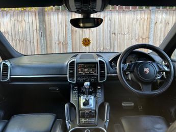 Porsche Cayenne 3.0h V6 S SUV 5dr Petrol Hybrid TiptronicS 4WD Euro 5 (s/s) (380